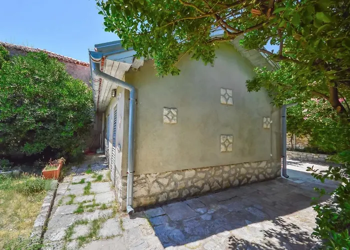 Dubravka By Interhome Osor