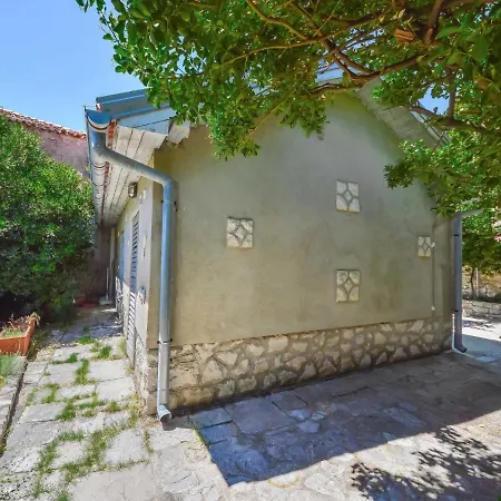 Dubravka By Interhome Осор