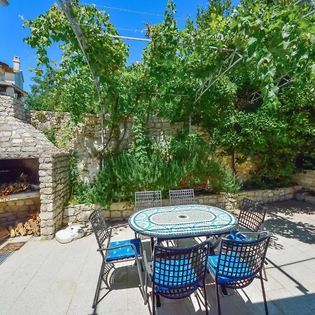 Dubravka By Interhome *